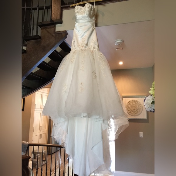 Embroidered mermaid style wedding dress with tulle - Picture 2 of 7